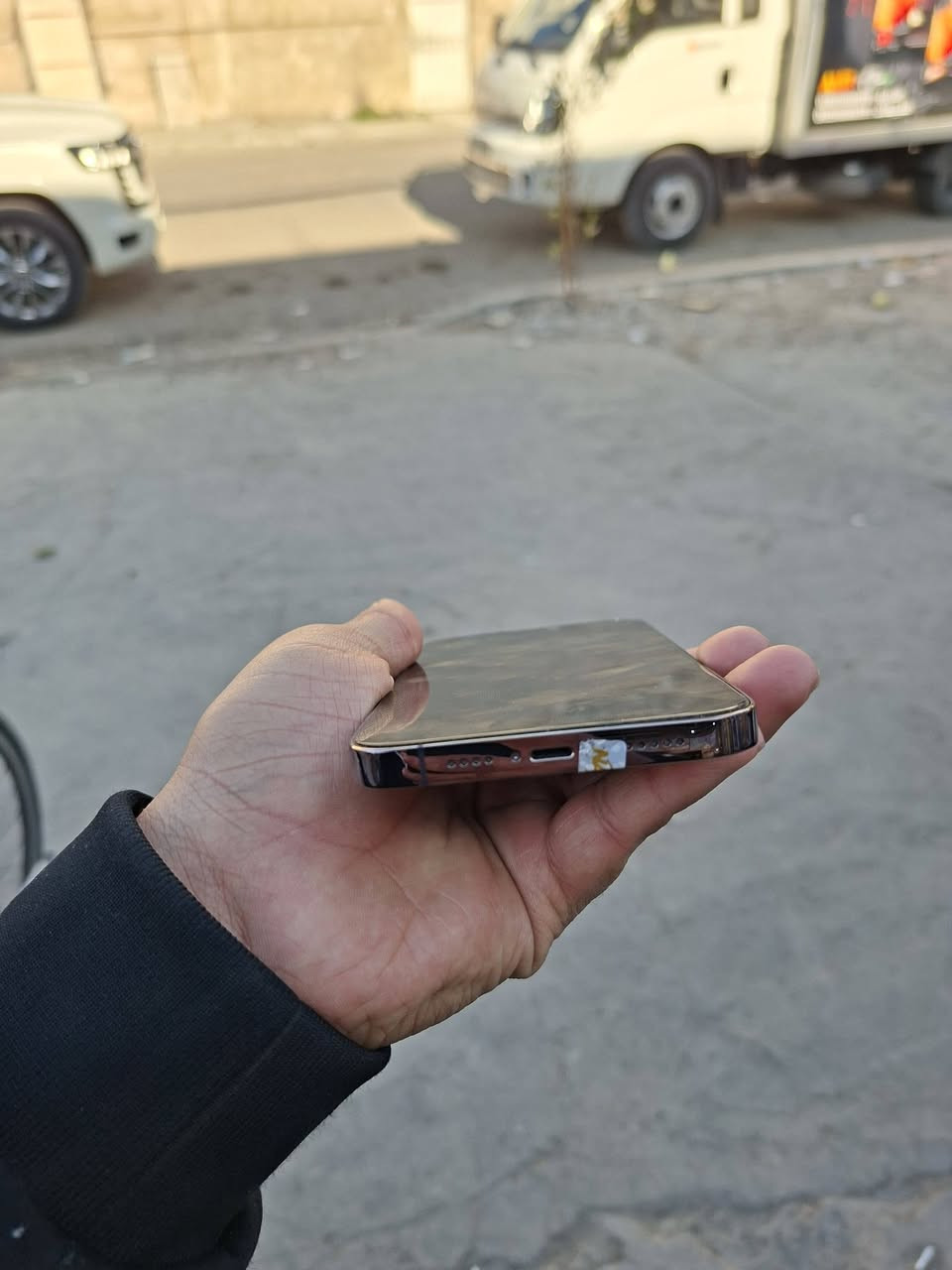 سلا عليكم ايفون 14برو ماكس  بغداد ذاكره 256 بطاريه 93 ما بي شي تعال افحص بل حاسبه وروح سعره 900 رقم ***********
