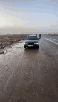 إسلام عليكم من رخصت مدير الكروب للبيع كيا سيفيا موديل 94 ابلاديه وضع شركه بسمي تبريد تدفئه كلها شغاله مابيها قطرة صبغ ولاكص عل وضع الشركه مال جناي السعر  48 وبيها مجال قليل /***********/***********
