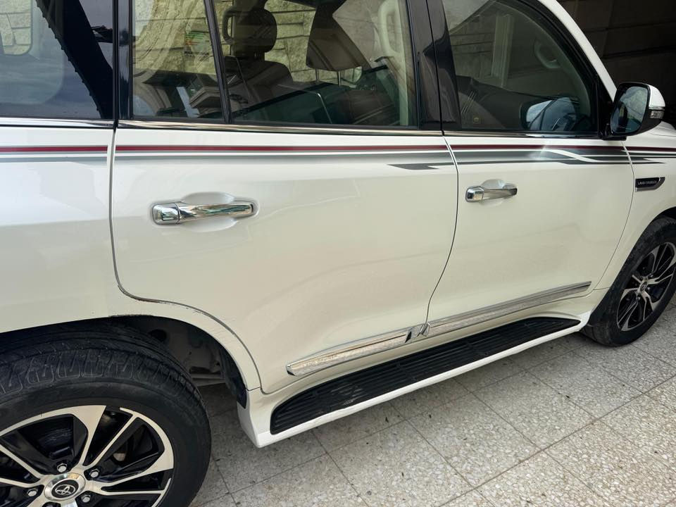 سلام عليكم
لاندكروز 2021 مكفوله كفاله عامه من الصبغ والبارد والتبديل 
سياره مكينه 4000 /6سلندر فول مواصفات 1/1 كشنات جلد وكهرباء قرميطي ثلاثة شاشات اصليه5️⃣ بصمات جنطه كهرباء ⚡️ شحن لاسلكي سلايت روف دشبول لكزس ماشيه 43 الف كيلو حقيقي  شرط الفحص رقم بغداد مشروع وطني باسمي تحويل ثاني يوم
مكانه بغداد المنصور 
السعر الاتصال ***********
