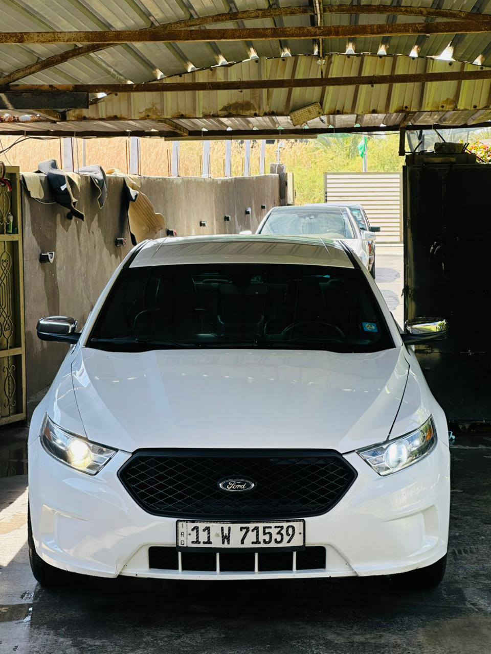 السلام عليكم ورحمه الله وبركاته
للبيع او للمراوس حسب الرغبة 
فورد تورس 2019 وارد امريكي بوليسي السيارة
بيها قطعتين صبغ بدون دواخل 
سيارة بوليسي كير تعليك 1000 
مكينه 6/3500 تنفس طبيعي 
ماشيه 130 الف 
تخم تاير مكينه كير شركه 
مواصفات البوليسي معروفه 
راردات 360
دبل ارضيه 
كشنات تدفئه وكهربائي
اتو بارك 
قطعتين تبريد
سيارة هاون ومابيها نقص برغي 
السيارة خير من لله وجاهزة 
شعندك مراوس دزلي صورها وتفاصيل خاص 
مكانها بابل المسيب للستفسار اكثر اتصل 
***********
