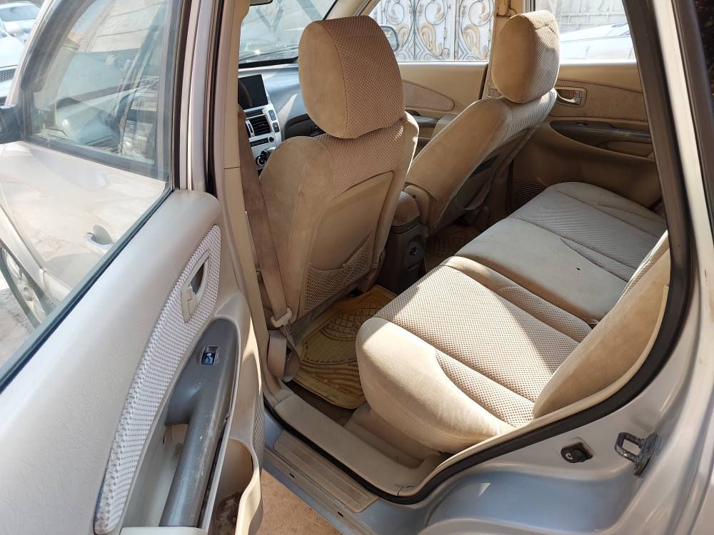 السلام عليكم للبيع او مراوس هونداي توسان موديل ٢٠٠٧ وارد خليجي مكفوله بدون صبغ عدا البلاستك محرك ٢٧٠٠ يعني ٦سلندر تدفئة وتبريد كهربائيات كلهه تشتغل سلايد روف شاشه تاب كاميرا صدر امامي وخلفي ممتاز تخم تاير جديد سياره جاهزه داخلها نظيف جدا مكانها بغداد الدوره ابو دشير هاتف *********** سعرها ١١٥ وبيها مجال ان شاء الله تعالى بغداد, العراق
