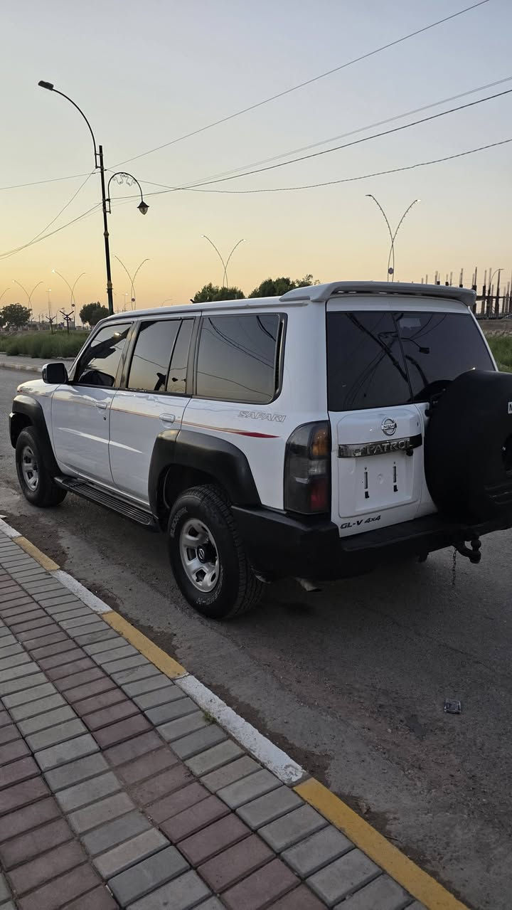 للبيع: نيسان باترول سفاري 2008
المحرك: 4800 فتك VTC (6 سلندر).
​ناقل الحركة: أوتوماتيك (دفع رباعي).
​عداد المسافة: 160 كم حقيقي 
​مكفولة بالكامل، بدون ضرر
​كراسي كهرباء، مقاعد مخمل، شاشة أندرويد .
السعر: 139
گمرك ورقم 22 ورقة ع المشتري
***********
