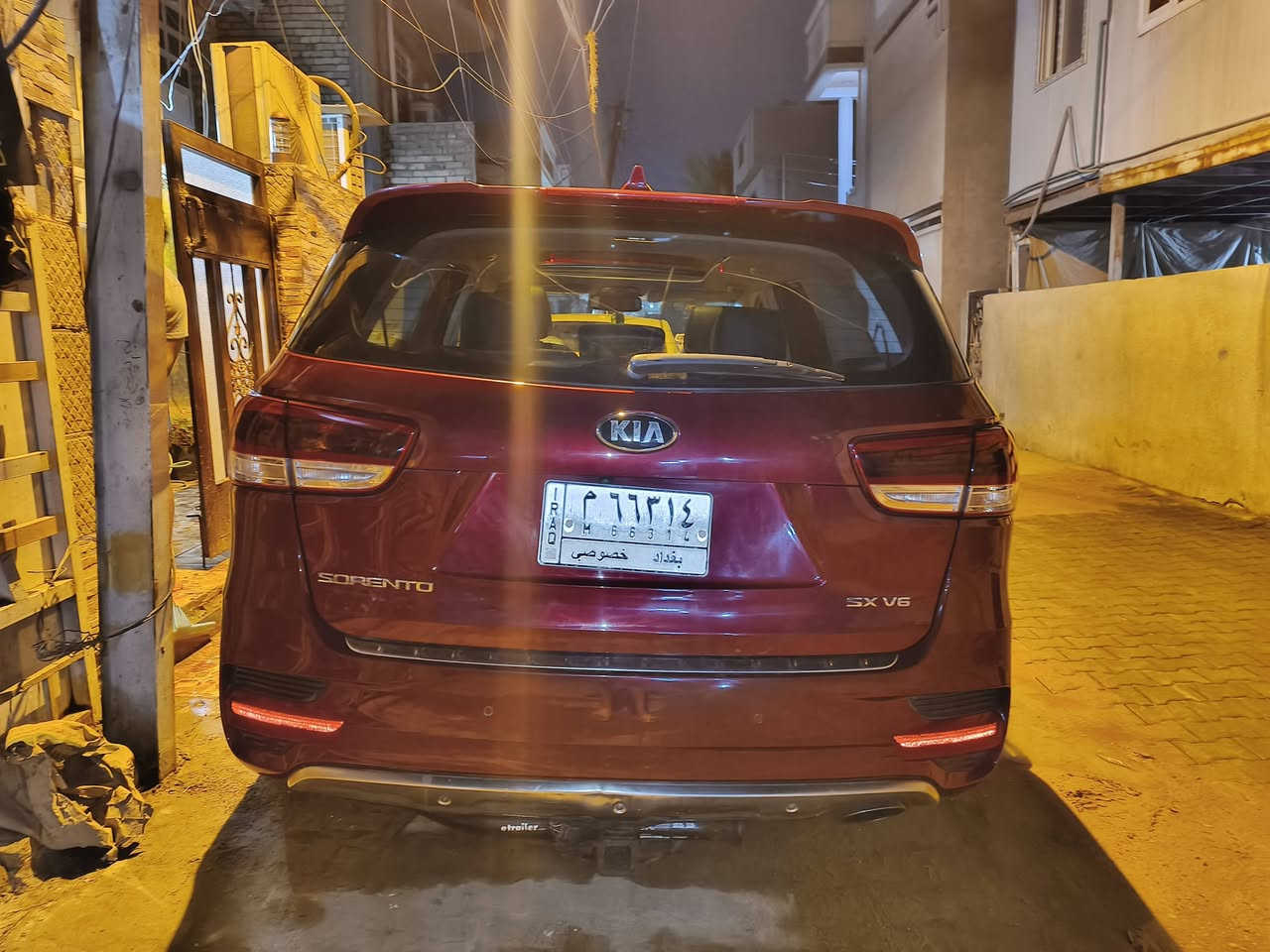 السلام عليكم ورحمة الله وبركاته
سورنتو 2016 sx  فول مواصفات للاخير 

كاميرا خلفية 
بانوراما 
شاشه 
تحكمات ستيرن 
مقاعد جلد 7 
تحكم كهرباء 
تدفئة تبريد 
تدفئة كشنات 
مري شفط 
بصمة 
مساعد وقوف 
٣ وضعيات قيادة 
عداد ديجتال 
والمواصفات البقية 

السيارة ماشية 111000 ميل 
يعني 161000 كيلو متر 

السيارة مضروبة كلير بامريكا 

السعر 175 وبيها مجال بسيط للشراي 

للتواصل ***********
*********** 
مكان السيارة بغداد -بغداد الجديدة
