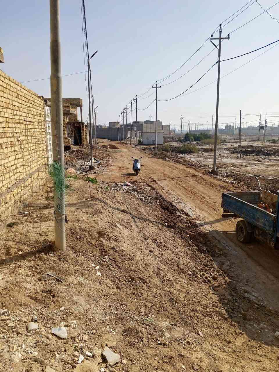 يا الله سلام عليكم بيت للبيع طابو صرف بالرغيله مساحه 200م واجه 10 م ونزال 20م يتكون  من غرفتين وصاله واستقبال ومطبخ وتخاريج أساس صب سقف اعكاده بناء طابوق  بعد مدارس وقريب على مدارس بيت فارغ مشتري يجي يگد مباشرتأ للأستفسار *********** حيدر الشيباني عنوان مكتب نهايه شارع العريضه بدايه 74 مكتب مصطفى الشيباني
