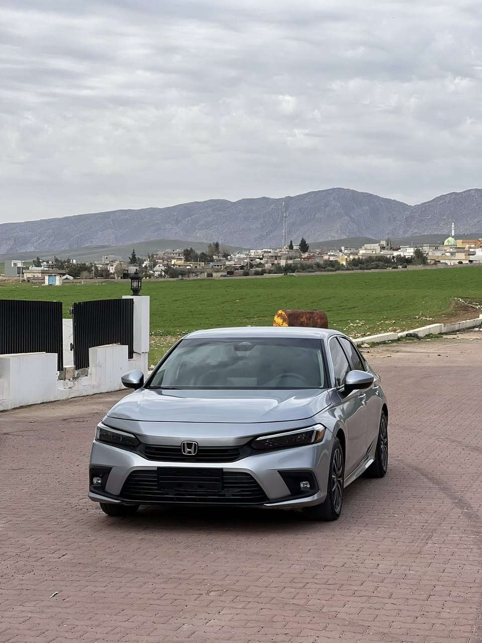 هوندا سيڤيك موديل 2025 شكل حديث  السعر 137 $ مجال   ماشيه فقط 9 mil مواصفات محرك 2.0 تنفسطبيعي  كاميرا خلفية 3 أنظمة قيادة كاميرا امامية للتحذير من الاصطدام مانع تزحلق شاشة لمس قياس 9 إنش نظام صوتي ممتاز وميزة الشحن اللاسلكي للهواتف مصابيح أمامية من نوع ليد، تكملها مصابيح نهارية ومصابيح هالوجين أمامية للضباب مثبت سرعة نظام التحذير من مغادرة المسارالمحافظة على المسار التعرف على المشاةبدون رقم تترقم شيمالي اربيل دهوك سليماني حادث فقط باب و شبر جملغ بدون دواخل گير محرك حجر گزوز شرط  مكان سياره عقره ابعت عن موصل و اربيل ساعه رقم موبايل *********** واتساب رقم اسيا ***********
