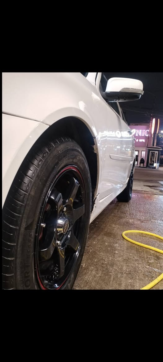 السلام عليكم
بيرسونا 2013 للبيع كير مكبنه مكفولات تبريد ثلج
دوشمه جديده رقم انكليزي تحويل ثاني يوم 
السعر 70 وبيها مجال
الدوره ابودشير
***********
