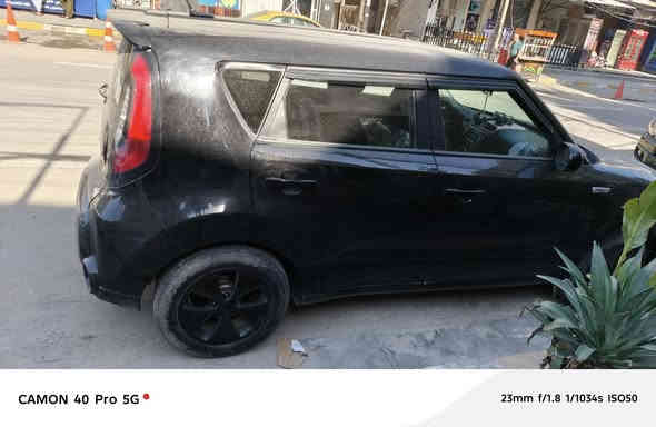 يالله سياره كيا صول موديل 2016
خم تاير جديد
تبريد شغال 
مكيه 2000GDi
السياره خير من الله
حادث بس جاملغ بصف السايق
السعر 124 وبيها مجال حك الجيه
***********
