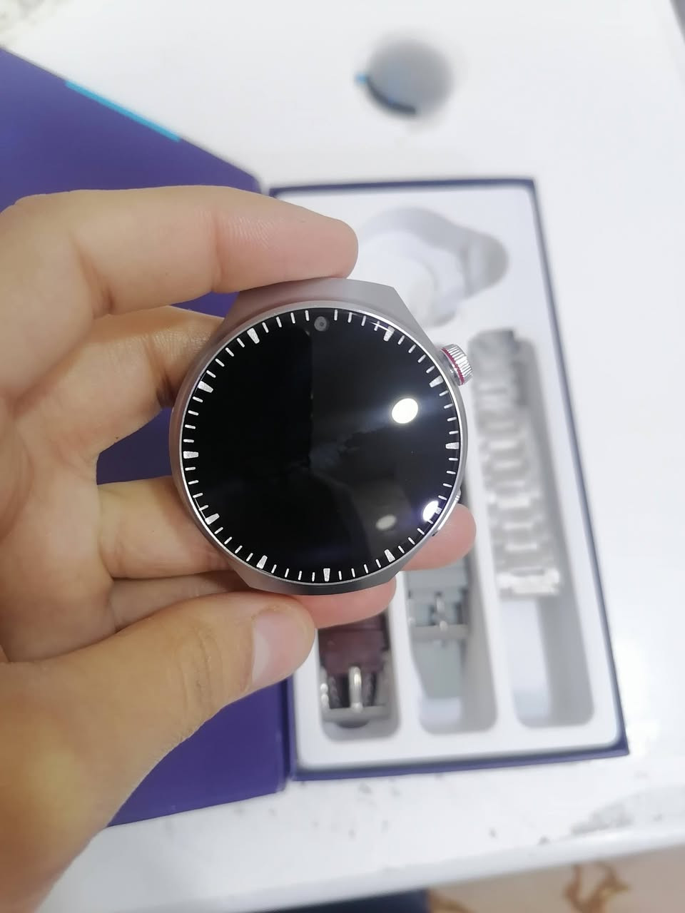 السلام عليكم ساعه ام الكامرة وسيم كارت كامرة امامية وكامرة جانبيه وبيها كل التطبيقات واتساب انستا فيس ومن ضمنها جات جي بي تي السعر 80 الف وبيها مجال بسيط مكاني سيديه ***********
