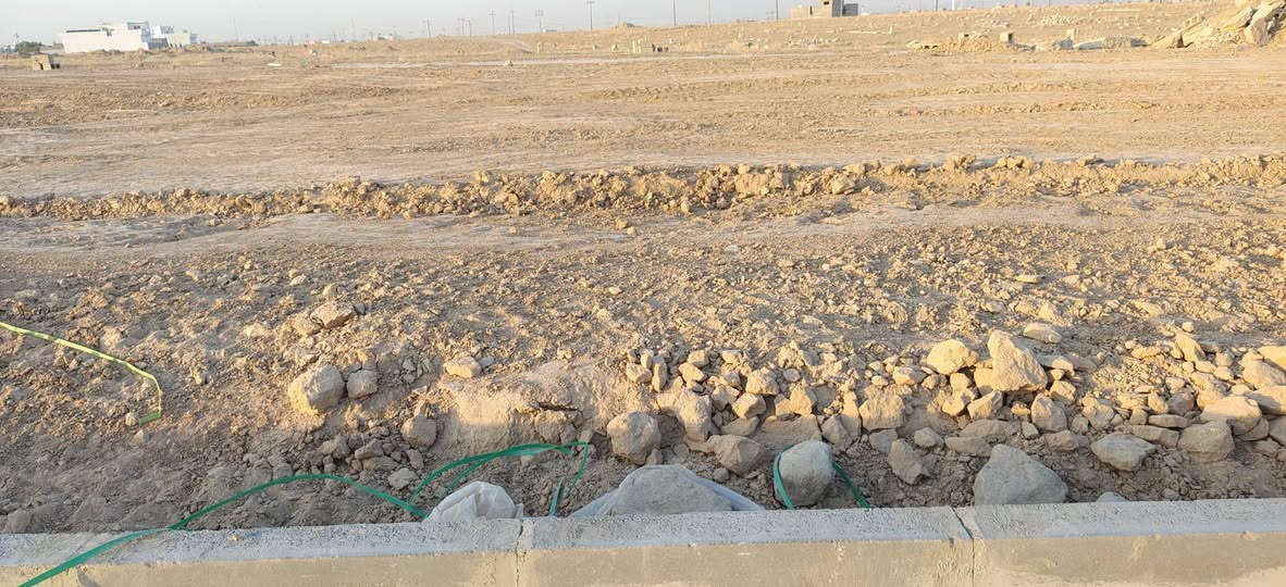 قطعة للبيع العنوان صياده 200 متر موقع تجاري سايدين المجمع الجديد بوابه كركوك  *********** للتواصل
