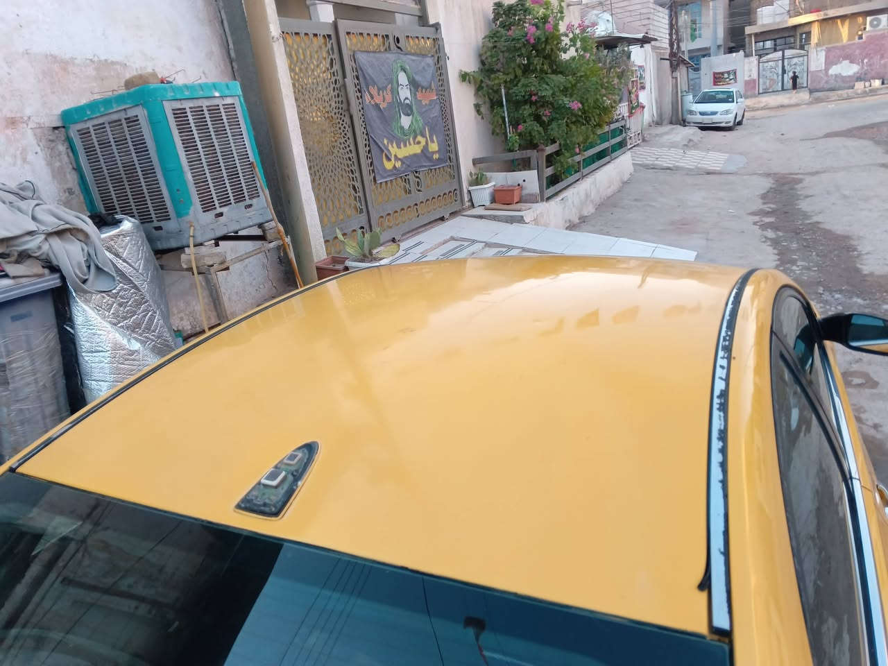 السلام عليكم سوناته موديل 2012 وارد امريكي حادث امريكه بيبان ثنين جهت العبري بدون دواخل وباب السائق بيها طخه ومعمره والباقي ليبل واحد بجم امامي خلفي كبس مكينه كير حاويه بيها شادهن بيدي منضومه غاز بيها  رقم بغداد السنويه بسمي  لل 2028 هيئه غرامات مصفره خطها حله بغداد السياره مامشتغله عل خط اروح وجي بيها الشغلي حداديه تخم تاير جاهزه من كلشي منضومه تبريد ربع مذب. السعر 83 وبيها مجال عليها مكاني حله نادر قرب مجسر نادر رقمي ***********
