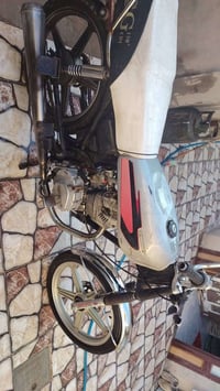 دراجة • ٥ قير • محرك ما يدخن