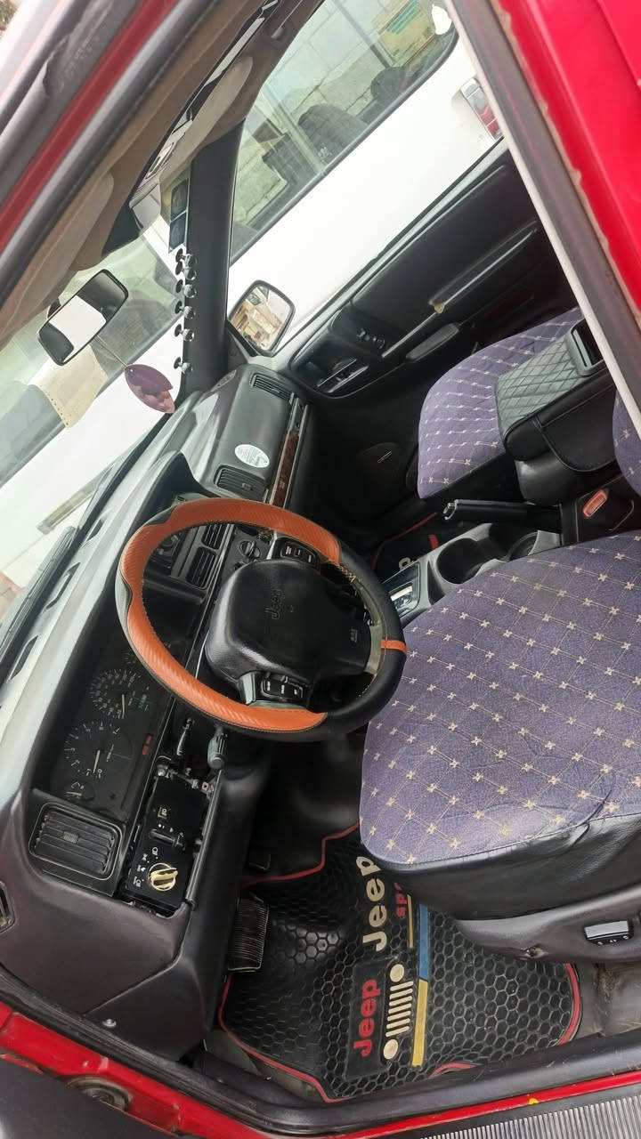 السلام عليكم جيب شيروكي 96 بأسمي سنويه لل 31 السياره جاهزه گير ومكينه حاويه تخم تاير فول كهربائيات كلهاا شغاله وضفيره بلاد جام اربعه كهربائي غرفه جديده السياره مكفوله من الضربه شرط تراي فول منضومه زنون السعر 60 عنواني بغداد حي النصر ***********
