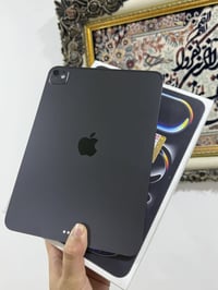 ايباد برو m5 نظافته 100‎%‎ استخدام شخصي  البطاريه 98 وعدد الدورات الشح...