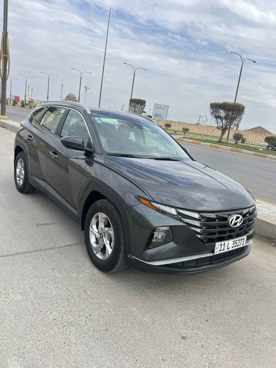 السلام عليكم توسان وارد امريكي  موديل 2023رقم بغداد تحويل ثاني يوم مكينه 2500 ستندر شركه كير شركه صدر شركه سياره بعده اخت الزيرو ماشيه 24 الف كيلو  تخم تاير تبريد ثلج بيها ضرر امريكا ثلاث قطع جاملغ وبنيد مع قبق صندوك بدون دواخل يعني صبغ فقط ثلاث قطع مواصفات معروفه رادار مري رادار امامي كامره دواره محيطيه  هندبريك بصمه. اتو هولد فول تحكم استيرن شاشه اعطال شاشه دشبول تحديد مسار السعر مناسب  175 بيها مجال بسيط للشراي هذا رقمي بيع فقط ***********
