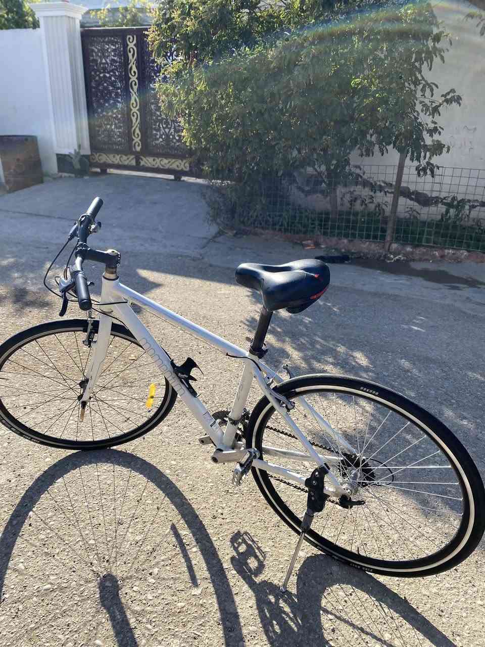 سلام عليكم بايسكل رياضي  النظافة فول السعر 150 للاستفسار : ***********
