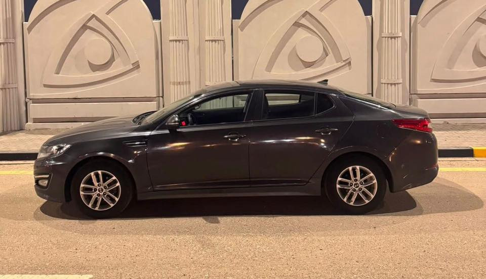 السلام عليكم
اوبتيما 2014 غاز اصل خط واحد كصه جنطه ( اداوات ادوات ) السياره نضيفه وما ناقصها برغي شغل واطلع دواخل اسود جلد وانسى صرفيه ( غاز) عنواني بصره 
للبيع او مراوس بجارجر 
للاستفسار عن التفاصيل ( متومه وكامله وحته سنويه وياها )

***********
