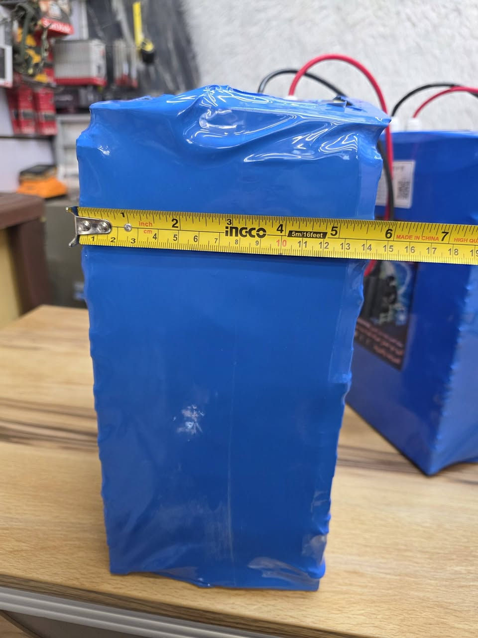 🔋ورشه نيو باور تقدم لكم🔋 
 بطاريات ليثيوم فوسفات الحديد لجميع 
   انواع الدراجات نوع اصلي والبيع مع  
  ضمان صيانه لمدة سنه مع BMS بلوتوث 
    ذكي بي نضام حمايه و لمعرفة الشحن 
   اسعار تجميعه 72 فولت  6 بطاريات 

   30 امبير مع بوكس ستيل  575 الف
        اتمشيك من 50 لل 65 كيلو 

    30 امبير بدون بوكس 500 الف 
       اتمشيك  من 50 لل 65 كيلو

   15 امبير 325 الف   مع الخصم 
       تمشيك من 20 لل 35 كيلو 

   وسبب تفاوت المسافه حسب السرعه
   والوزن وحجم الملف لاكن احسن من
     البطارية العاديه  من كل النواحي 
   يمكن شحنها على الشاحنه الاعتيادية 

       موقع المحل بغداد باب الشرقي 
     ☎️واتس اب ***********☎️
     تتوفر خدمة التوصيل لكل العراق
