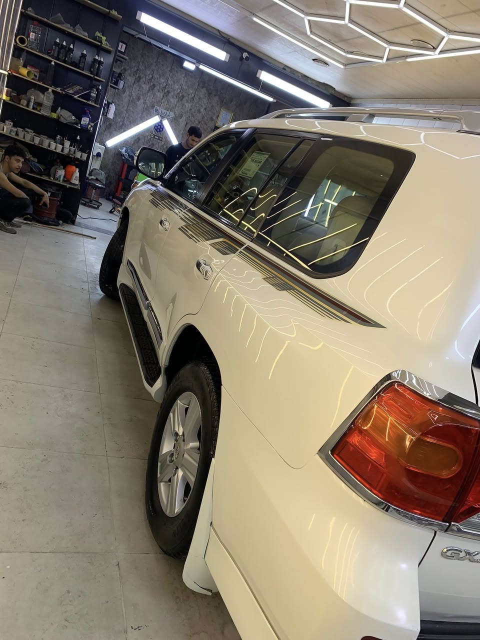 السلام عليكم
لاندكروز 2014 بريم

مكفولة كفاله عامه من الصبغ عدا ربع الدعامية الخلفيه صبغ

ولباقي كفالة من الصبغ

فول مواصفات 

 مواصفات لاندكروز معروفة

سعرها 395 ورقة وبيها مجال بسيط

مكان السياره بغداد تحويل شوكت ما تريد

الرقم ***********
