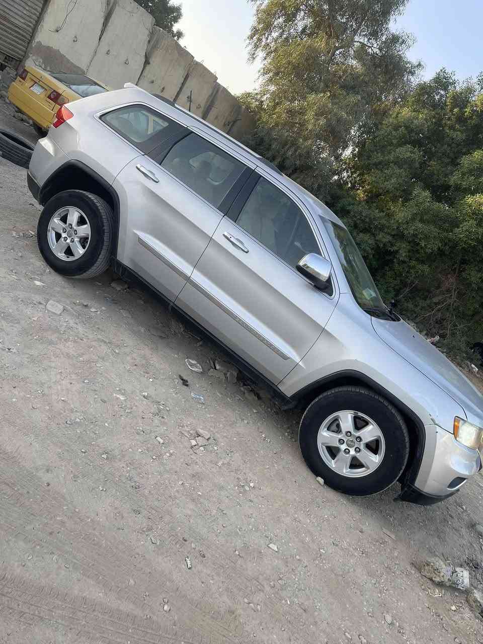 ‏سلام عليكم سيارة للبيع موديل 2012 بيع أم مراث تفاصيل السيارة مذكور مذكور بالسنة المعلومات سيارة موجودة بغداد مقاولين الحسينيةوال_ الراشدية تحويل ثانية يوم ديري راح أخلي رقمي واتصل عليه*********** سعر 140 ريال مجال
