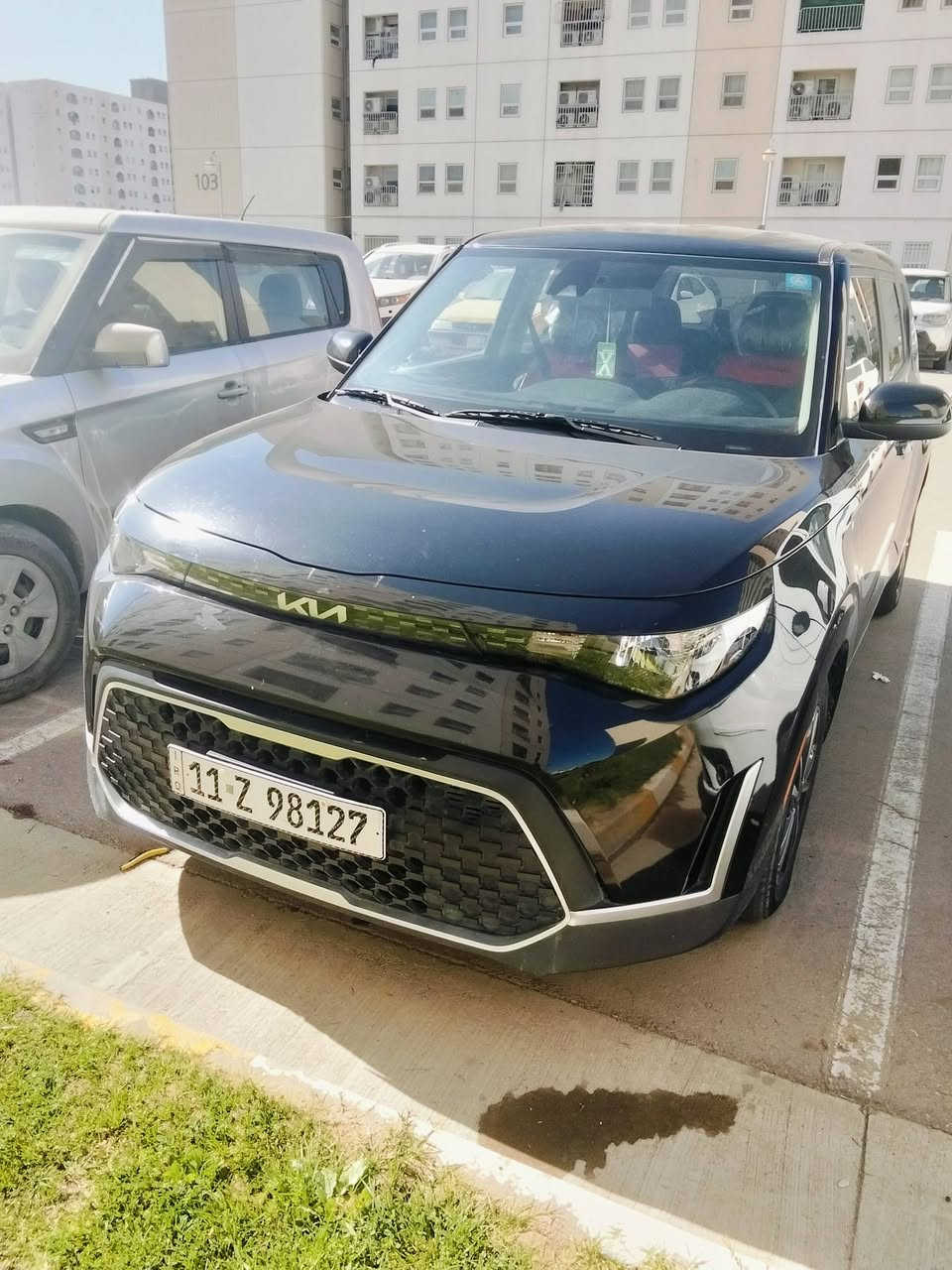 السلام عليكم ..كيا صول موديل 23 لون اسود رقم بغداد وارد امريكي التفاصيل والسونار ضمن صور المنشور سعر 150 وبيها مجال للشراي الاتصال تلفون *********** مكان السياره مجمع بسمايه ....
