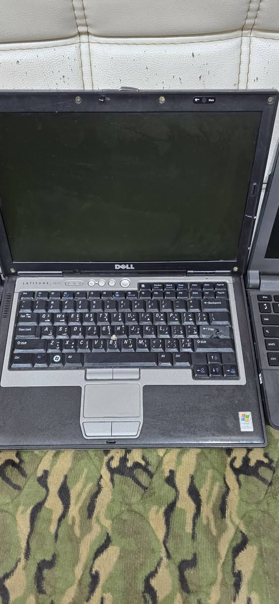 لابتوبات عاطله واحد منهن شغال ابيع كوم حديد ياخذهن تفصيخ أكرر كوم حديد ياخذهن تفصيخ تفصيخ فقط سعر القطعه ١٠ مكاني كوت مشروع يم اهل المفاتيح معرض النبأ للصوتيات *********** عددهن ٤ قطع
