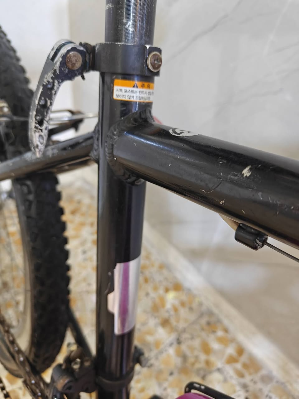 السلام عليكم بيسكل ياباني لشه الامنيوم كلش حلو حجم 24 السعر60 الف مكاني بغداد قرب  معارض الحبيبية رقمي ***********
