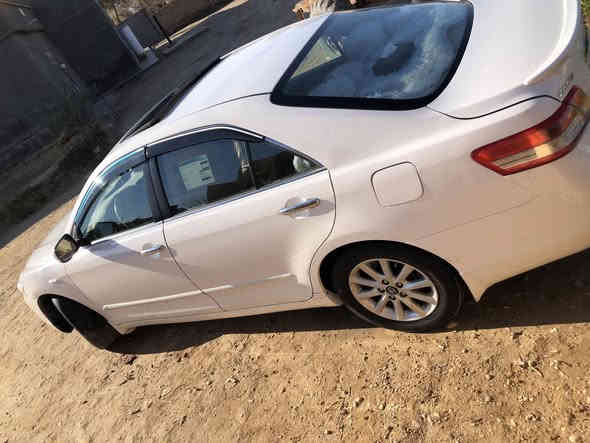 السلام عليكم
اخوان سياره كامري موديل 2010 خليجي فول مواصفات 
اللون ابيض رقم قادسيه بأسمي تحويل مباشر 
سنويا الى 2027 بيها طخات بسيطه موضحه بالصوره 
تبريد قطعتين 
طخم تاير جديد
فتحه سقف 
تحكم استيرن 
مثبت  سرعه 
برده كهربائيه 
شاشه وكامره 
كير محرك مكفولات
السياره جاهزه من كلشي برغي ما تحط عليها 
منضومة غاز (سياره تمشي بلاش ) 
السعر 125 وبيها مجال بسيط 
رقم الموبايل ***********
