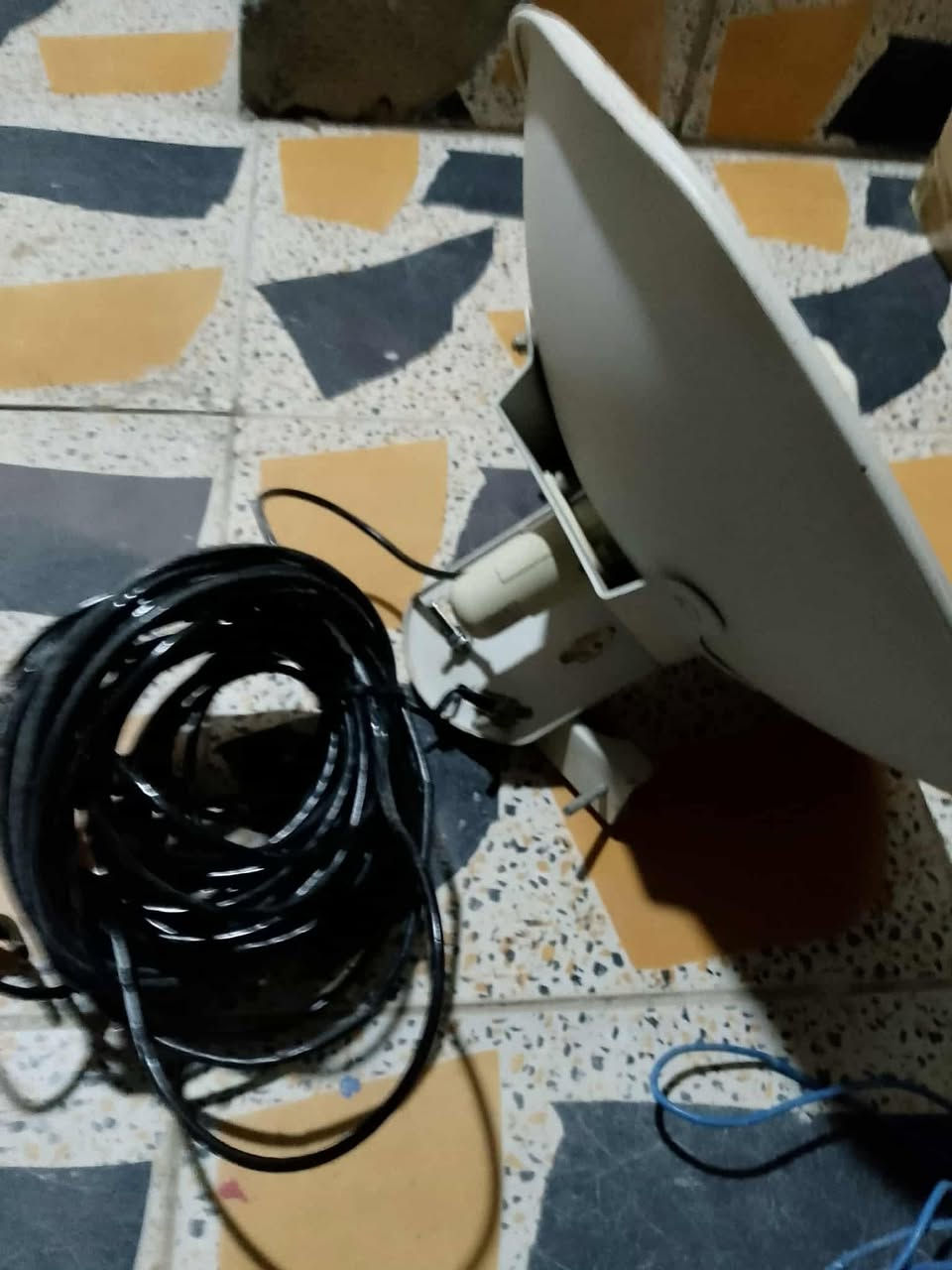 للبيع الصحن 50 والتلفزيون
50 بدون انترنيت وبي خط عنوان كركوك دوميز 55 رقم ***********
