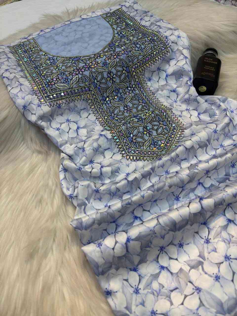 مخور اماراتي حرير اندنوسي مع شال
مخور حرير ايطالي تطريز عربي مع شغل كرستال بدون شال 

مخور شك يدوي مع ليلو بدون شال 

المجموعة الجديدة 👇2026

للحجز ***********

 00905346510977

راسلونا على الواتس اب نرسل الكم الموديلات والتفاصيل ،. @ #
