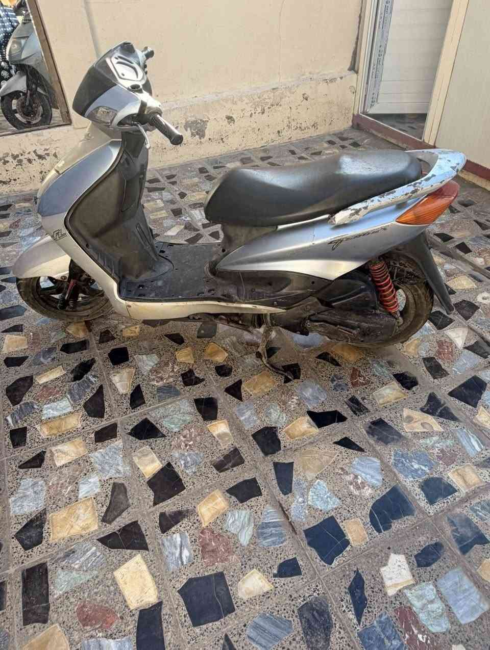 سكنس كوري ١٤٠ نضيفه كلش
كفرات بلاديه محرك نضيف 
كله شغاله عدادات ولد واشاير 

السعر ٥٠٠ وبيه مجال بسيط

***********
