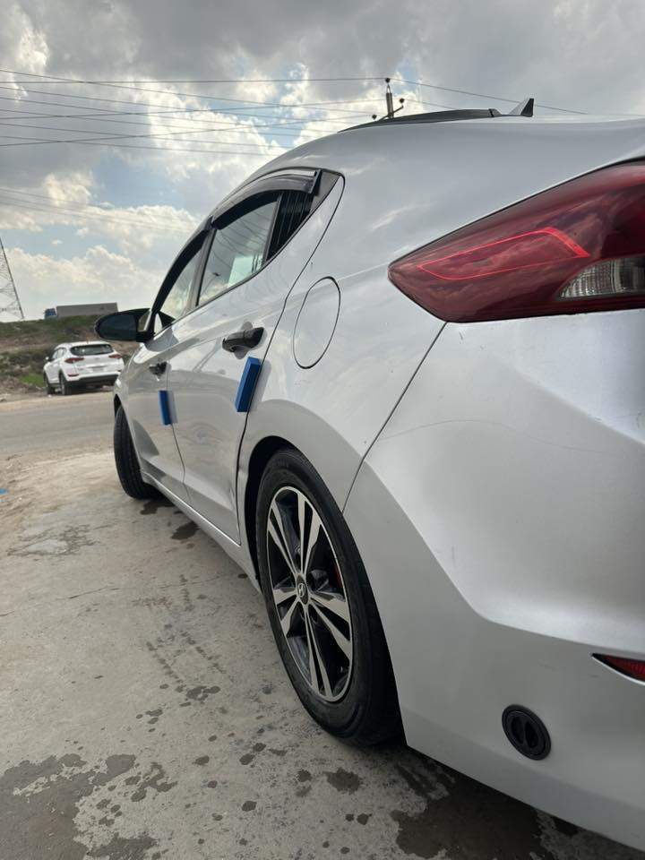 السلام عليكم النترا 2018 أمريكي جاملغ امامي بدون دواخل بيها طبخات بسيطه موضحه بصور سياره فول مواصفات غاز وبانزين بعدهي بضمان تحويل ثاني يوم بيها حالوب خفيف كلش 122وبيها مجال  ***********
