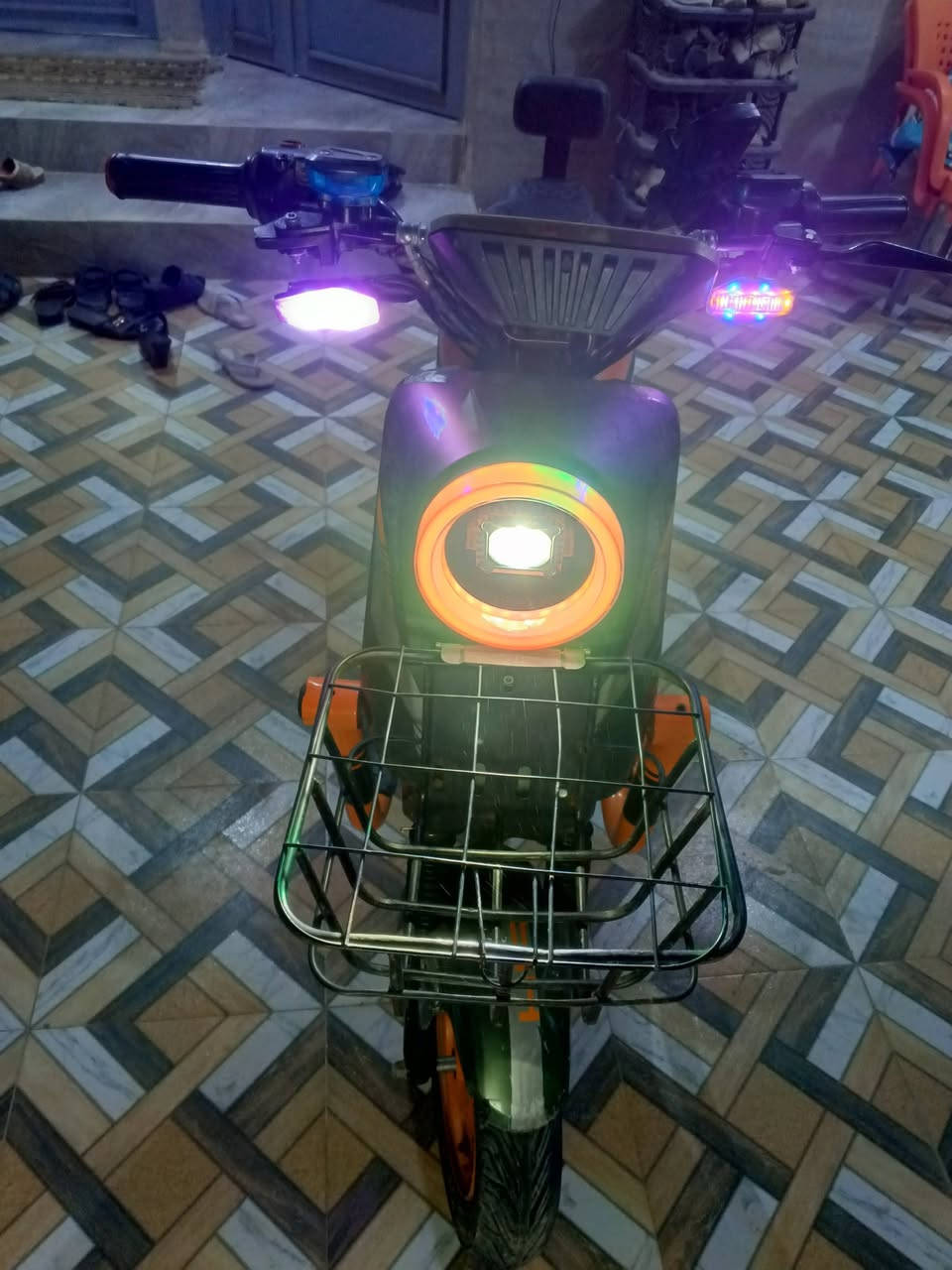 سلام عليكم دراجه شحن للبيع او مراوس. اكس 900.  دراجه. كامله. بس. بيه. عطل. 3بطاريه. والباقي كله شغال. السعر.  300000 الف  وبيه مجال.


**إذا كنت صاحب هذا الإعلان وتريد حذفه لأي سبب، رجاءا أرسل رسالة إلى الدعم الفني**