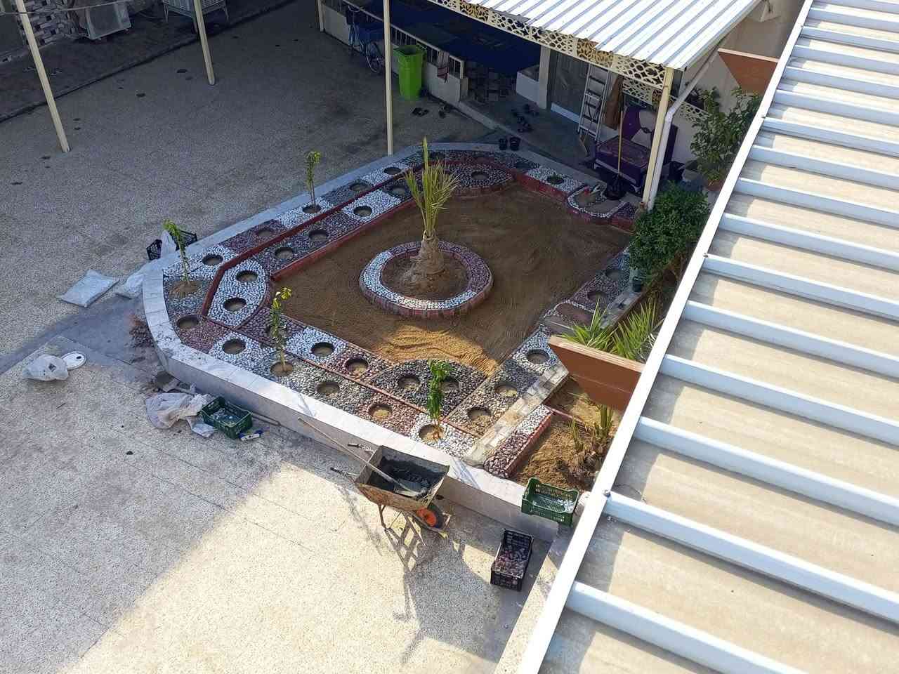 � حوّل مساحتك الخضراء إلى جنة صغيرة! 🌸
هل تحلم بحديقة جميلة تريح النفس وتزيّن بيتك أو استراحتك؟
نحن نوفر لك خدمات زراعة وتنسيق الحدائق باحترافية عالية ✨

🔹 زراعة العشب الطبيعي والصناعي
🔹 غرس الأشجار والورود ونباتات الزينة
🔹 تصميم وتنسيق حدائق منزلية وفلل واستراحات
🔹 أنظمة ري حديثة لتوفير المياه
🔹 صيانة دورية للحفاظ على جمال حديقتك

🌼 نستخدم أفضل أنواع النباتات والأسمدة
🌿 نهتم بالتفاصيل… لأن حديقتك تعكس ذوقك

📍 خدمة سريعة – أسعار مناسبة – جودة مضمونة

اترك لنا المساحة… ونصنع لك الطبيعة 🌳💚  الهاتف ***********
