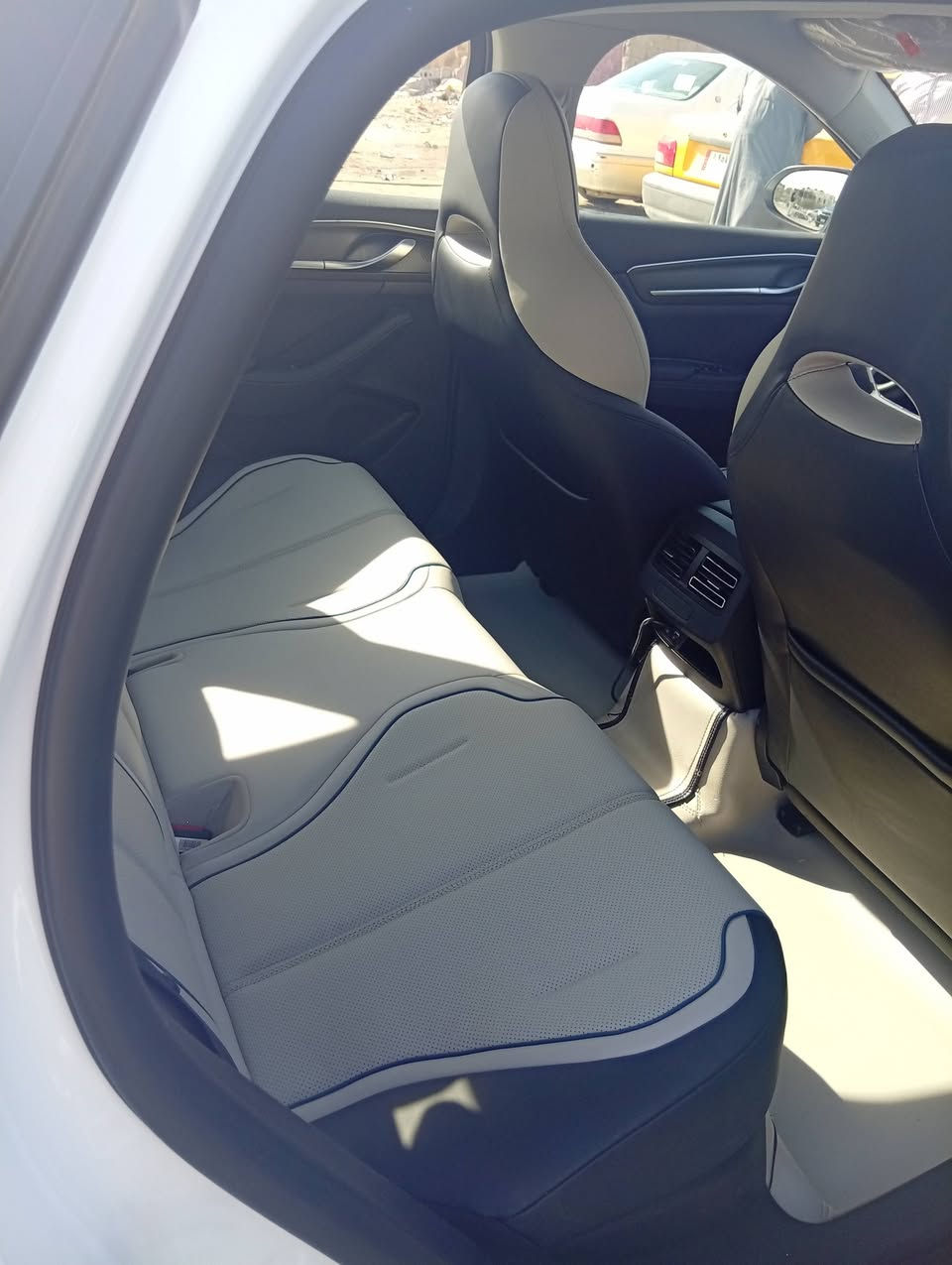 بي وايدي ديستورويل موديل 2025 ماشيه 8000 السعر 127 ورقه عندي بيها وكاله بصره معقل  قرب محطه وقود الاندلس تلفون *********** المشتري يجي خاص
