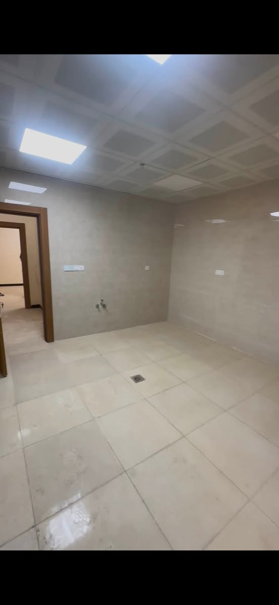 شقه لايجار ❗️❗️مدينه لامل 2سكنيه 
غرفتين وصاله وصحيات ومطبخ ومع منًور 
ستفسار ***********
 لإيجار 850
سامي اللعقار

