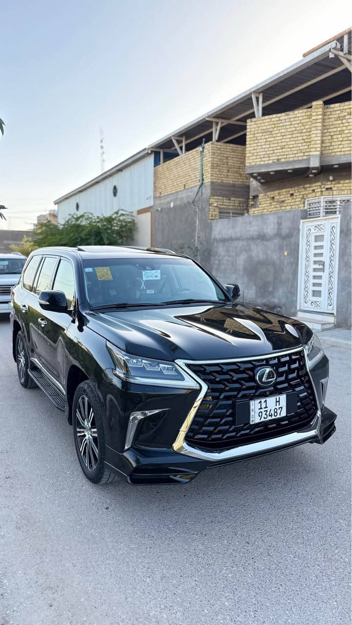 لكزز مديل 2016 كفاله عامه ما عدى طخه بسيطه باقيه ع وضعها السياره جديده كلش تخم تاير حدتديه تبريد مابيهه زلوغ لا رصعات جديده بمعنى الكلمه محرك كير شرط الكفاله من كلشي السعر 575 وبيهه مجال بسيط بيع او مراوس حسب القناعه 
بريميه سبورت فول الفول رقم بغداد مشروع وطني بسمنه تحويل ثاني يوم *********** عنوان السياره بصره قضاء المدينه المدينة, البصرة
