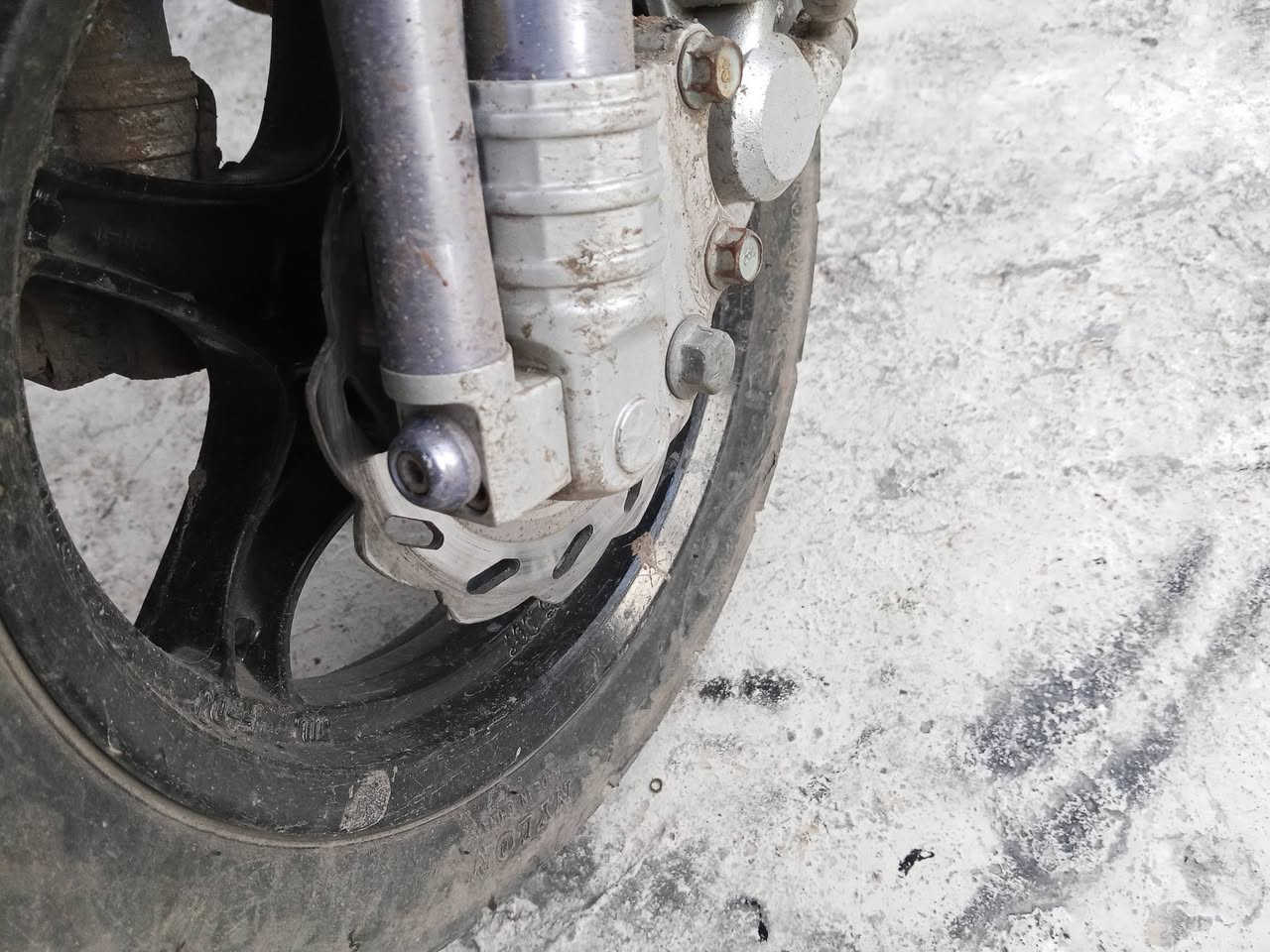 سلام عليكم عصفورية سبايزر ابلادية تخبل وجديدة سلف هندر اشاير هورن كيج بانزين الكتروني كيج سرعة ابريكات امامي خلفي تايرات جديدة باتري جديد نقصها شوتة واستاند تعليك مكاني بغداد حي الجامعة رقمي ***********بي واتساب وبالعافية على ياخذها
