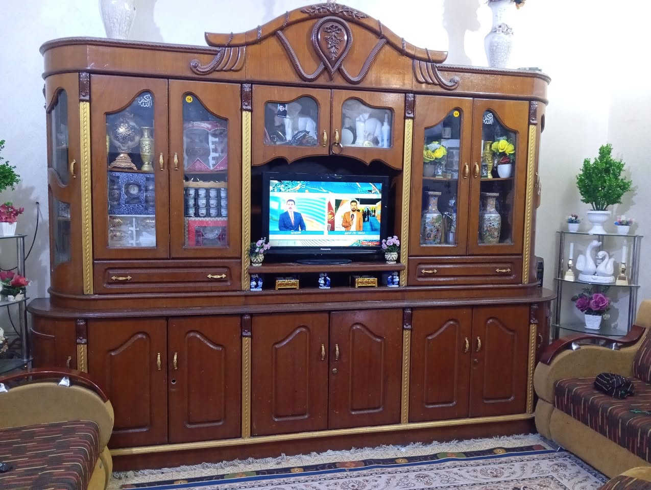 سلام عليكم معرض حلوه وجديده ويصير طابقين يصير ورهم الجوع بوفيه السعر علئ الخاص تلفون ***********
