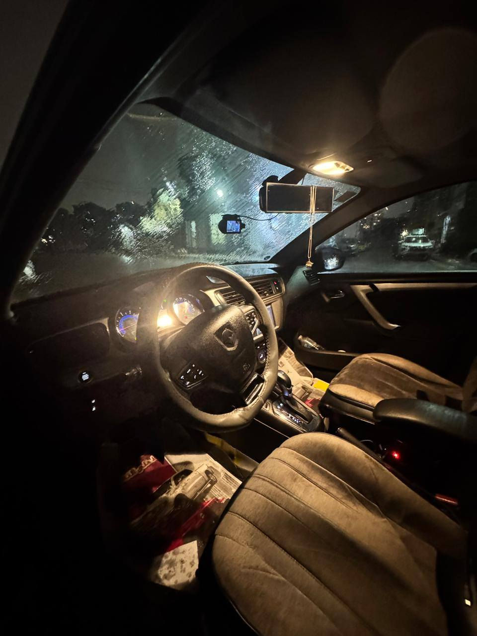 السلام عليكم
بيجو تاره موديل 23

محرك 1600

ماشيه 37 الف فقط

مضروب صندوك ومبدل وكاله مثل ما موضح بالفديو

السعر 105$ وبيهه مجال للشراي

***********
