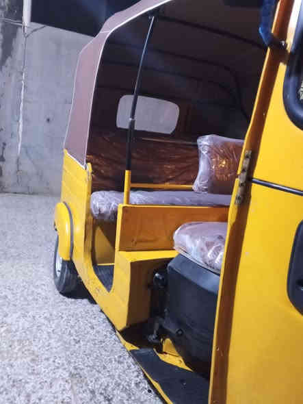 تكتك للبيع2019شهر11 الرقم بغداد
مكينة خير من الله بيهه بس خياس غليل بل كاعية الكدام 
العنوان بغداد السعر سته مليون وبيهة مجال 
رقم الهاتف ***********
