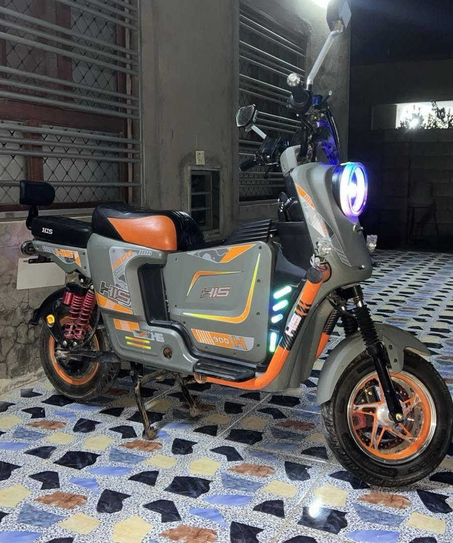 السلام عليكم موطور شحن H900 للبيع بطاريات دبل نضافة 100/95 بطاريات ملف عقل شرط الفحص اي نقص مابي
للستفسار.    *********** ففط واتساب
