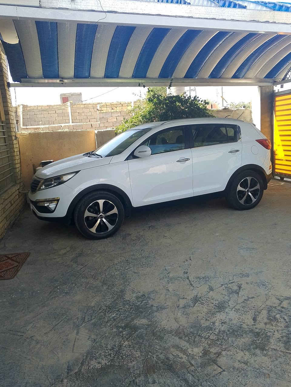 للبيع كيا سبورتاج 2014 بسمي كفاله عامه رقم بغداد الجديدشكل16السياره جاهزه من كل شيء حداديه تخم تاير محرك 2400 كفاله ثلاجه مري كهرباءالسعر 162 ***********
