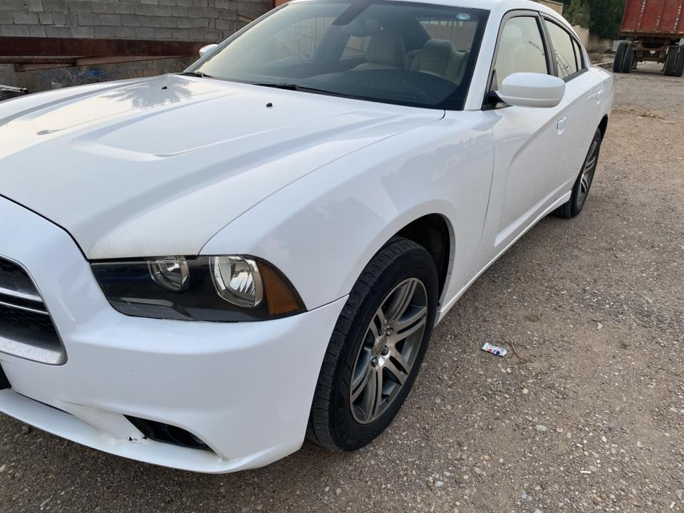 2013 كندي فقط باب السايق مبدل قطعه وحده والباقي كفاله السعر 165 للاستفسار ***********
