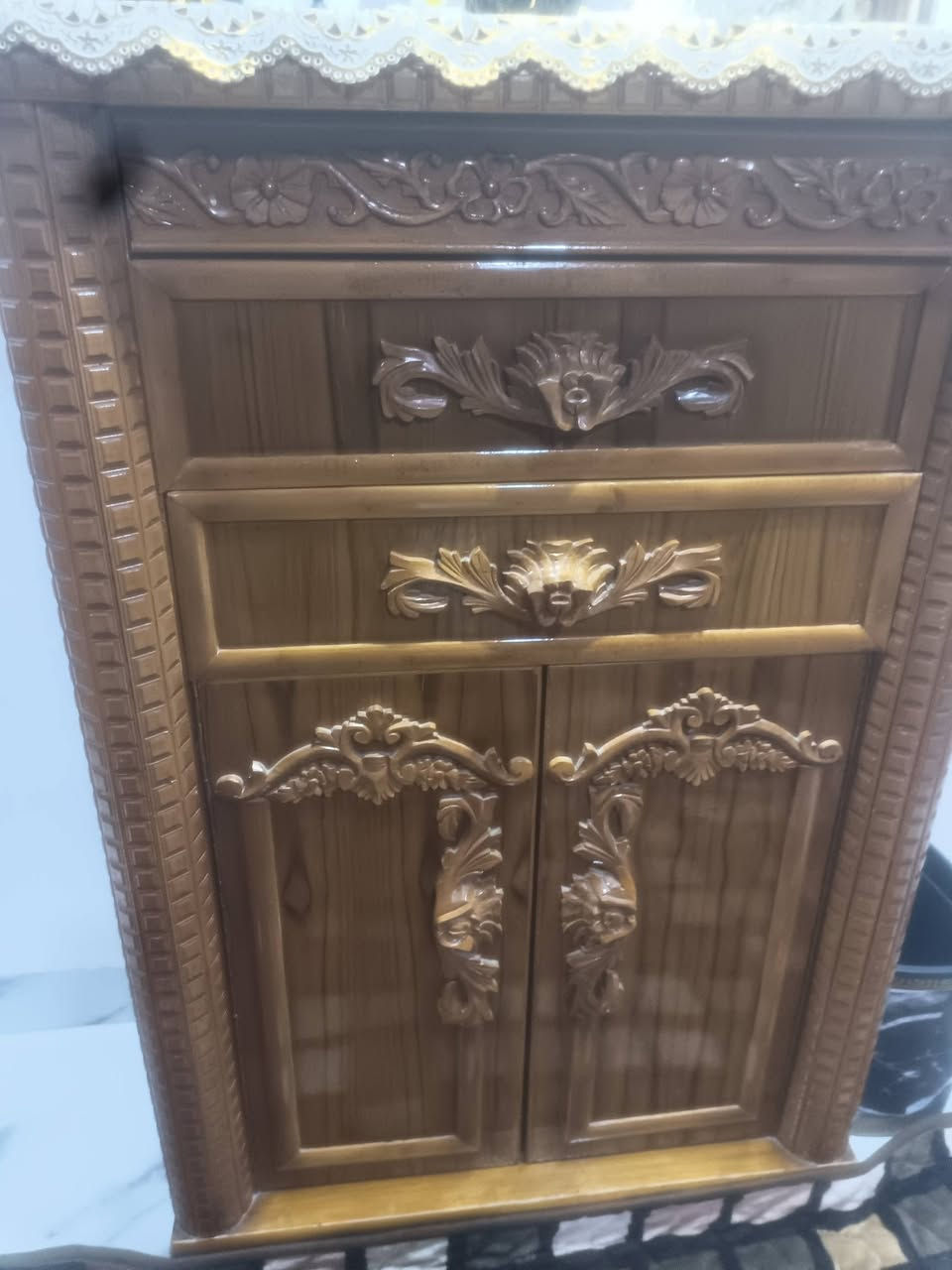 غرفه نوم للبيع ست ابواب زائد زاويه السعر مليون ونص رقم الهاتف *********** ***********
