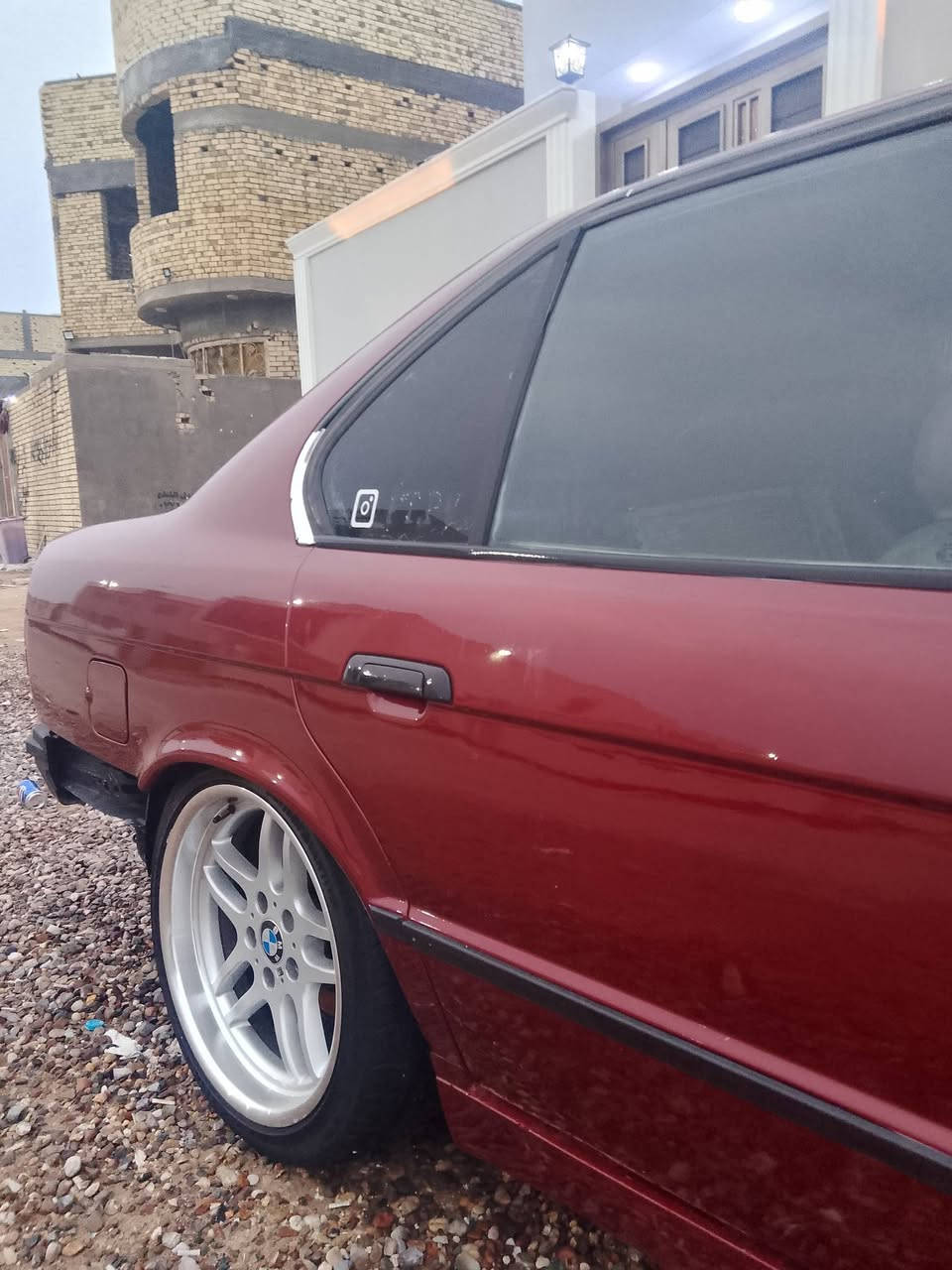 السلام عليكم شباب
BMW e34/ 525 / 1991
محرك 25 مسكر فانوس ( كايم )
كير عادي 
حداده اماميه جديده
حداده خلفيه كامله عده ربلات صفحه عكس السائق
تبريد شغال وثلج
رقم بصره الماني سنويه منتهيه وراعيها موجود مصفره غرامات 
غرفتها ( دشبول وبطاين جدد حاويه كلش ) كشنات تعبانه 
بيع فقط السعر 35$ وبيها مجال شي قليل 
حاليا بيها ويل شنايزر 17 اصلي
... بالنسبه للمحرك الي بيها ركز وياي سلندر نظيف كلش لا تبخير ولا تنقيص ولا ايشي ولا بي كنرات + السياره عوجت ولف فتحت كاور سويته وكملته ونفحص عل ضمان مابي شي بس أثناء الشد نكطع كام شفت وعفته ماسويتها المحرك وياها تريد تسوي تكمله تريد تعوفه براحتك
