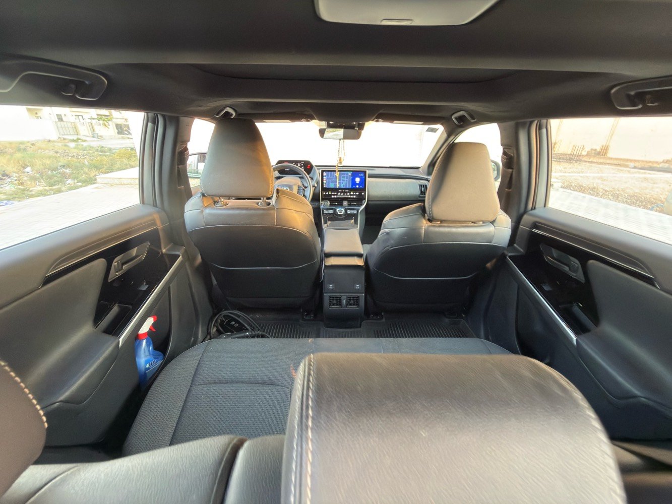 � للبيع Toyota bZ4X XLE AWD موديل2025🚗رقم بغداد بسمي

سيارة كهربائية بالكامل، وارد امريكي، بحالة ممتازة جداً ومواصفات مميزة.



✅ موديل 2025



✅ فئة XLE



✅ دفع رباعي AWD



✅ فتحة سقف بانورامية



✅ محركان كهربائيان بقوة 214 حصان



✅ بطارية عالية الكفاءة ومدى قيادة ممتاز



✅ شحن سريع DC وشحن منزلي AC



✅ شاشة كبيرة متعددة الوظائف



✅ Apple CarPlay و Android Auto



✅ كاميرا خلفية



✅ حساسات أمامية وخلفية



✅ تشغيل بصمة ودخول ذكي Smart Key



✅ مثبت سرعة راداري



✅ نظام المحافظة على المسار



✅ نظام التحذير من الاصطدام الأمامي



✅ مراقبة النقطة العمياء



✅ إضاءة LED كاملة



✅ مكيف أوتوماتيك



✅ وسائد هوائية متعددة



✅ نظام مراقبة ضغط الإطارات



الحادث واضح امامكم مرفق سونار 



 



ماشية 8 الف مايل



مكان السيارة سامراء 



السعر178 ورقة وبيها مجال 



 للاتصال : ***********