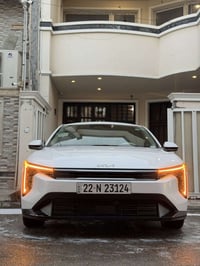 يا الله كي فور 2025 K4 ابيض  محرك 2000 دوش مرغوب  سياره جاهزة مابيها م...