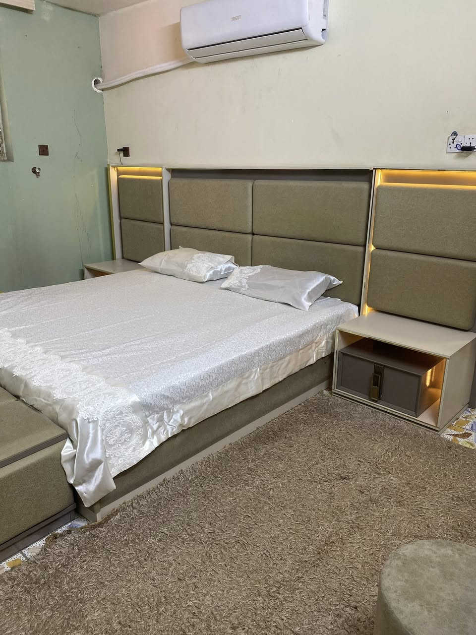 سلام عليكم غرفه نوم لبيع تركيه درجه اولى تكمه وقويه جديده استخدام ٧شهر فقط اول نصبه اله مابيه لازلغ ولاشخط  مع دوشك بيع لغرض البناء مكاني بغداد الكرخ سعر مليون و٦٠٠وبيه مجال قليل ***********
