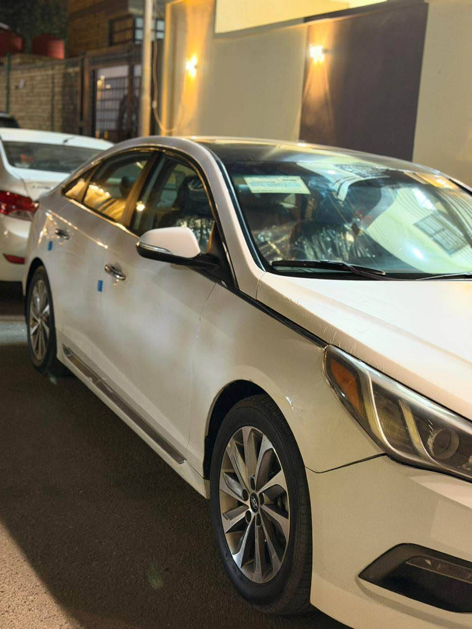 السلام عليكم
رمضان كريم على جميع المسلمين والمسلمات
هيونداي سوناتا 2017 وارد كندي فول مواصفات ١/١
السيارة كفالة عامة عدا البنيد بي كليز او جلاتين وهم يعتبر كفالة بس  عن الحلال والحرام واحد يكول 
السيارة رقم اربيل الجديد سنوية لل ٢٠٣٠
السيارة جديدة جديدة بمعنى الكلمة 
واحلى من الصور 
ماصارلي ٣ اشهر  من خذيتها من ولد صديقي عزيز علي 
هسة عرضتها للبيع بسبب البناء واسئل ربي يرزق الي ياخذها ويكفي شرها 
ملاحظة السيارة بيها شوي تكشير بالصندوك ومسوي بمادة 
وهسة كلشي ماعلي 
مواصفات السيارة 
حساس امامي
حساس خلفي
لد امامي 
لد خلفي
صندوق ذكي عند الاقتراب 
كشنات كهرباء
كشنات تبريد وتدفئة 
ستيرن تدفئة 
كشنات جلد
مساج كشن vip
رادار تصادم  امامي وخلفي الله يكفينا ويكفيكم الشر 
رادار جوانب 
تبريد ثلج 
فتحة سقف سلايد روم 
تحديد مسار 
لايت زنون عدسات علماً الله يشهد الزنون ماخذه ب ٣٠٠$
تخم تاير جديد مع الوصل ومشتري ب 600$ كله اصلي
حدادية جديدة 
تخم بلكات نوزلات 
السيارة شنو احجي عنها قليل جديدة كلش والحمدلله
مكان السيارة بصرة ياسين خريبط 
سعرها 139 وبيها مجال للجناي 
وبهذا السعر ماكو هيج سوناتا نظيفه 
رقم الهاتف *********** البصرة, العراق
