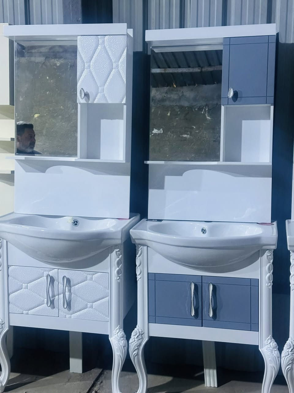 إلى وكلائنا في العراق وصول لدينا مغاسل 60cm إلى شركة جه نكين فرع بابل ***********
